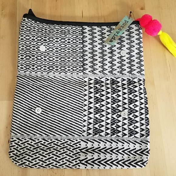 Summer Holiday Foldover Clutch - Picture 2 of 6